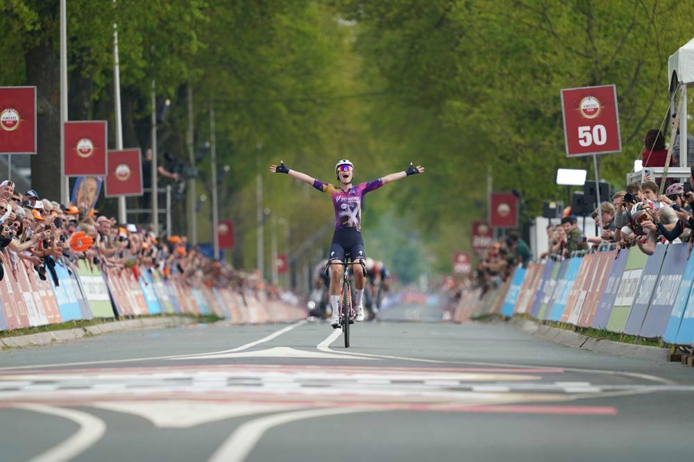 Powerful Bredewold Crushes the Competition in Amstel Gold Race