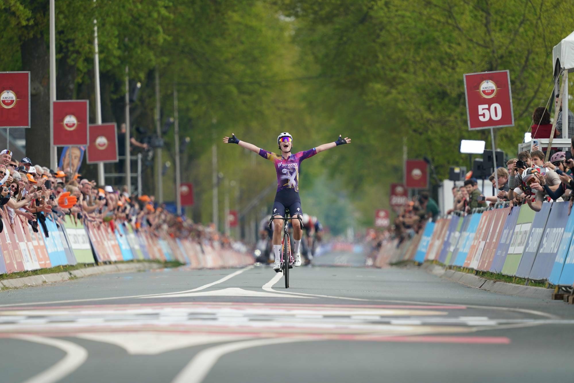 Powerful Bredewold Crushes the Competition in Amstel Gold Race