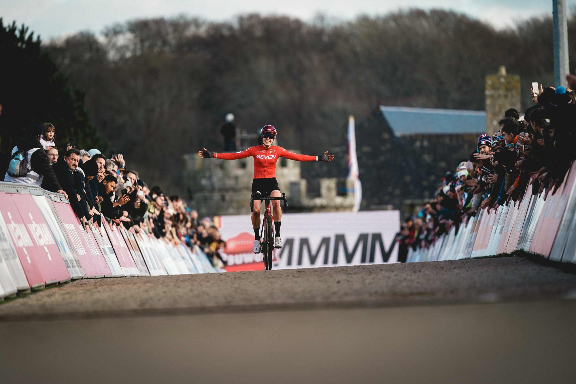 Van Alphen remporte sa première manche de Coupe du Monde à Flamanville